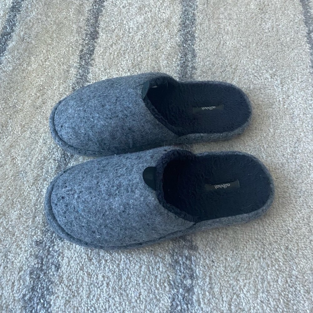 Allbirds grey slippers